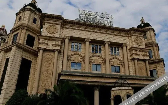 Versailles Hotel