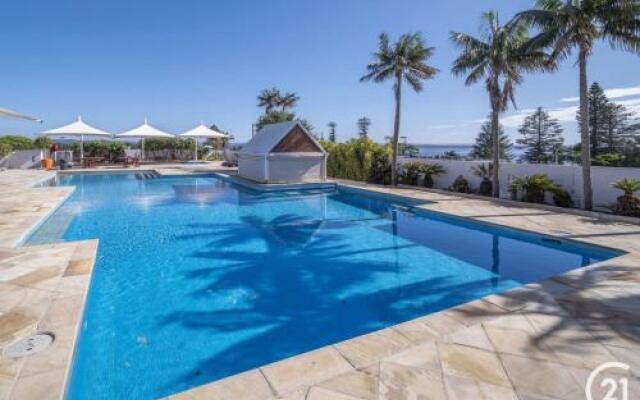 The Entrance Waterfront Resort Unit 502