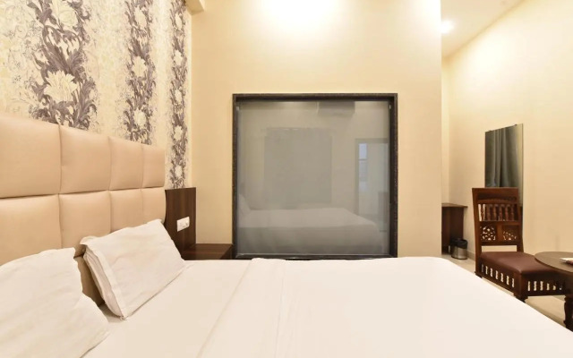 Monika Palace Hotel and Restaurant