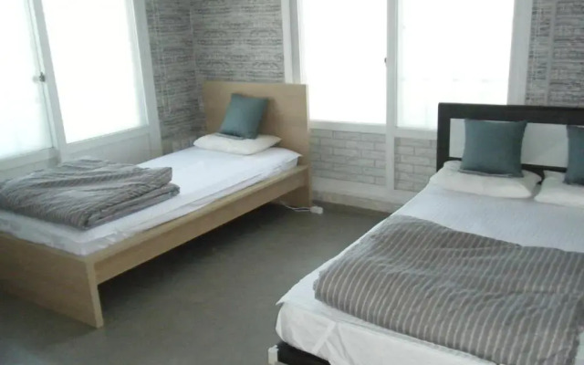 Blue Door Hostel Guesthouse