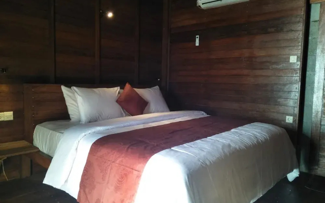 Waterside Inn Nusa Penida
