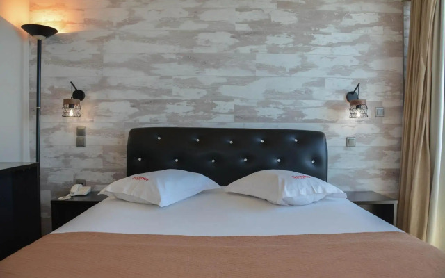 Scorpios Hotel