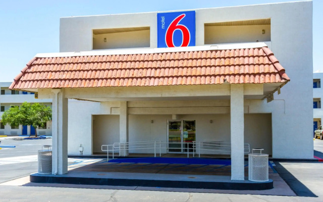 Motel 6 Tempe, AZ – Phoenix Airport – Priest Dr
