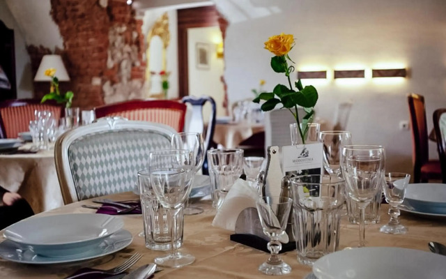 Aparthotel Miodosytnia