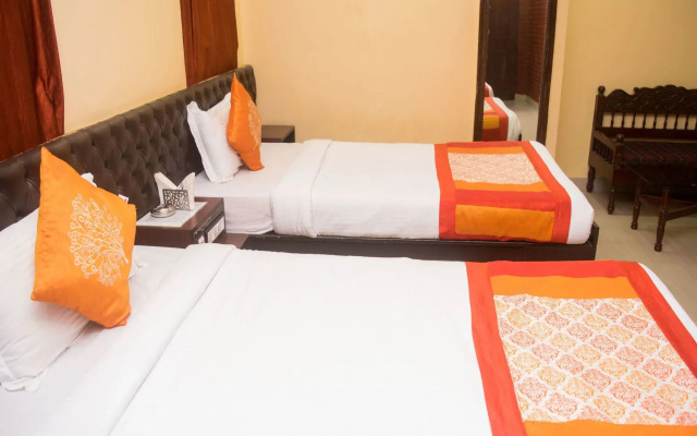 OYO 7533 Rossa Hospitality CL 164
