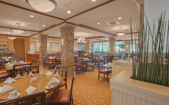 Crowne Plaza Executive Center Baton Rouge by IHG