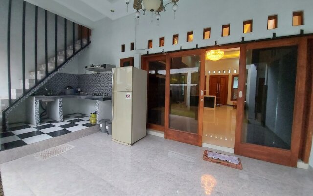 Tentrem Homestay by FH Stay