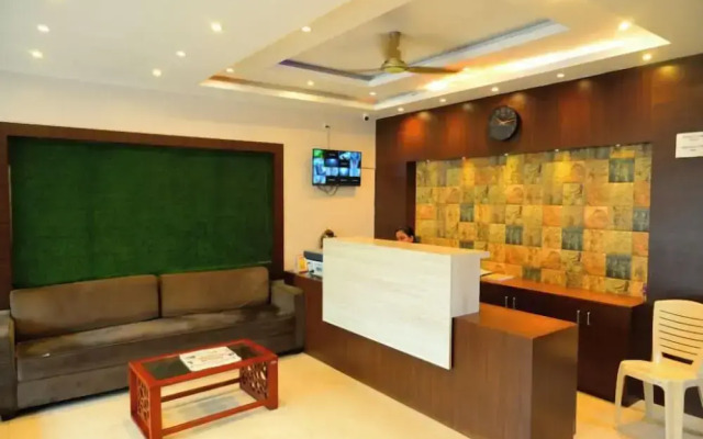 DhamStay Hotel Home Town Near Temple