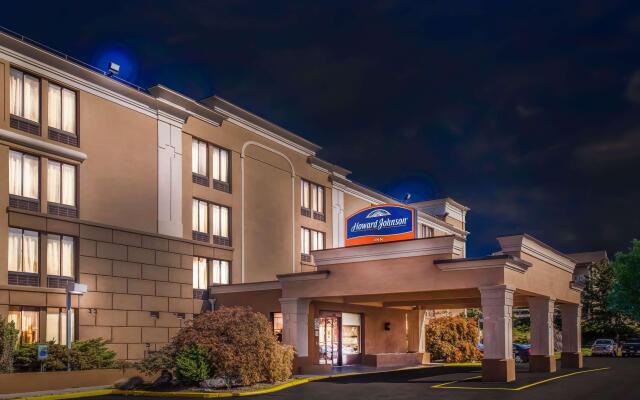 Howard Johnson by Wyndham Suffern