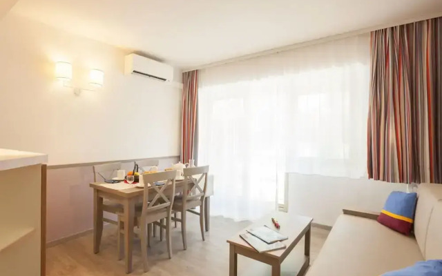 Air-conditioned Studio in Sainte Maxime