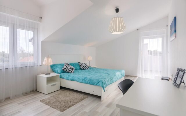 Amazing Home in Pula With Wifi and 4 Bedrooms