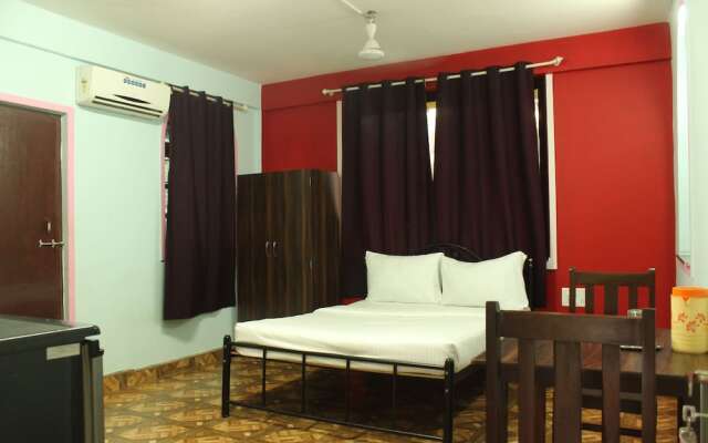 OYO 6453 Home Studios behind KFC Calangute