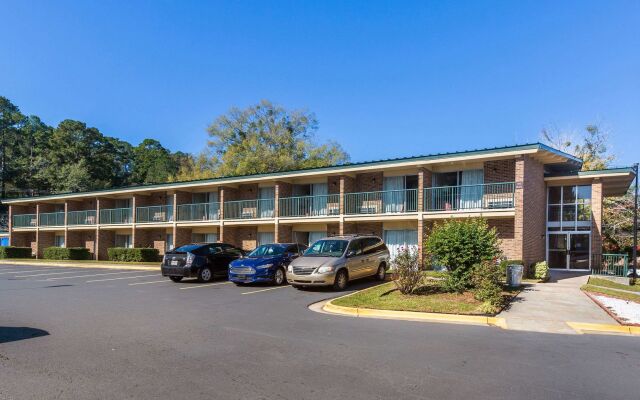 Super 8 by Wyndham Macon GA