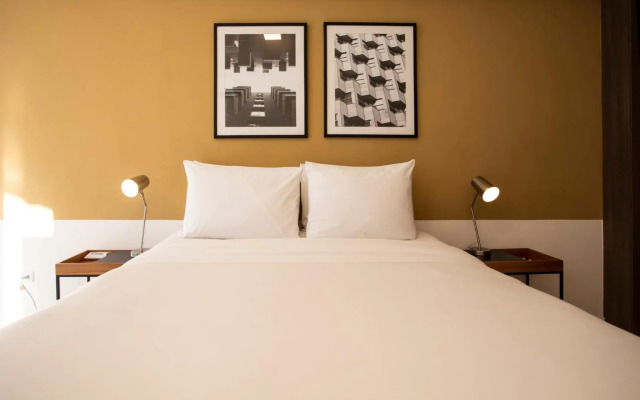 Incredible 2BR In La Cresta