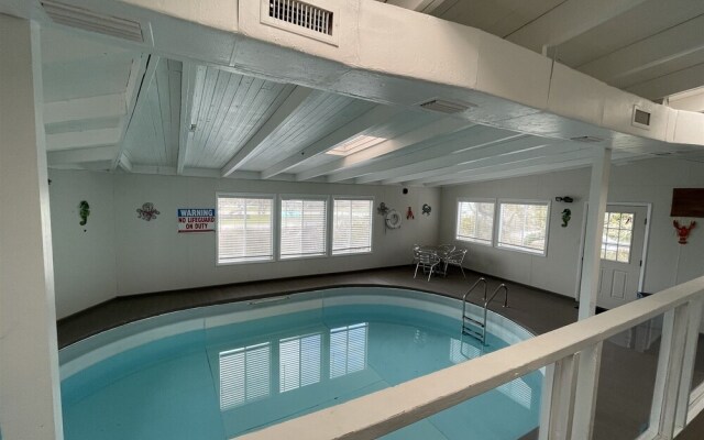 Wild N Wonderful 4 Bedroom Cottage by RedAwning