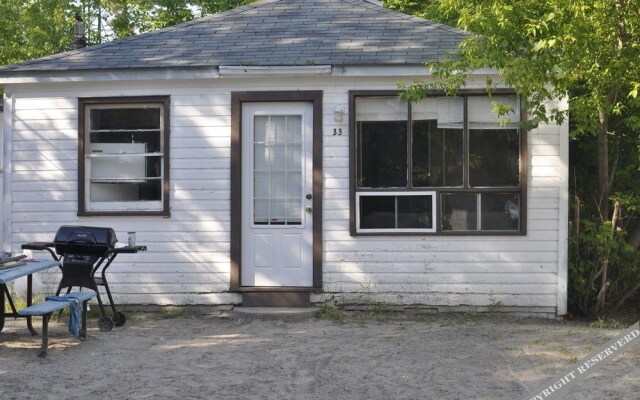 Beachfront at Wasaga Motel and Cottages