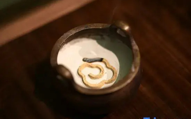 Qianlu Xiangju Hostel