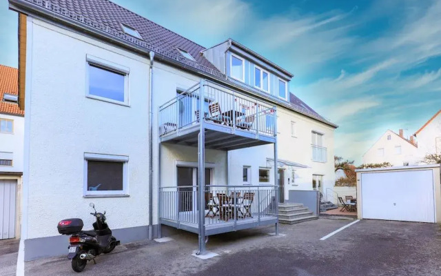 BRIGHT - Augsburg's Biggest - 4BR - Parking - Kitchen