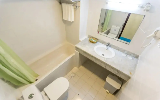 Banana Hotel