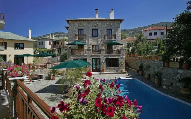 Maritsas Hotel & Suites