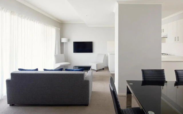 Pinnacle Apartments
