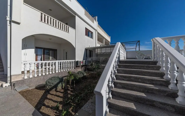 Nice Home in Kastel Kambelovac With Wifi and 1 Bedrooms