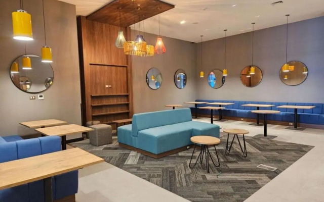 Tru By Hilton Chillan Ferrat