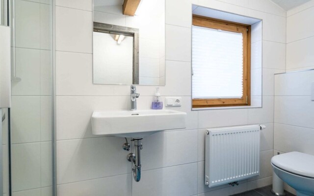 Gorgeous Chalet With Sauna in Konigsleiten