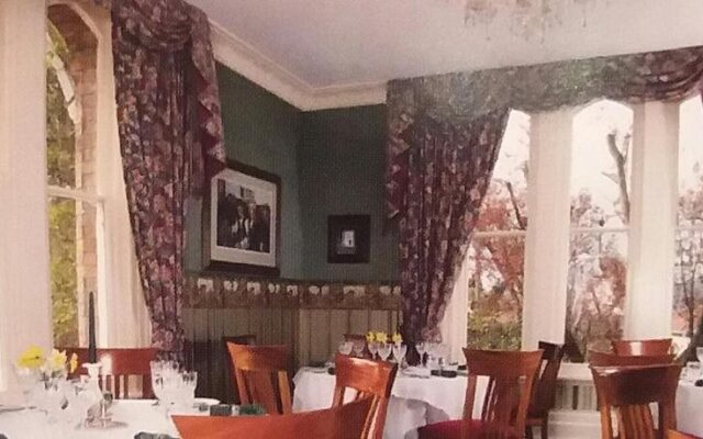 Lisburn House