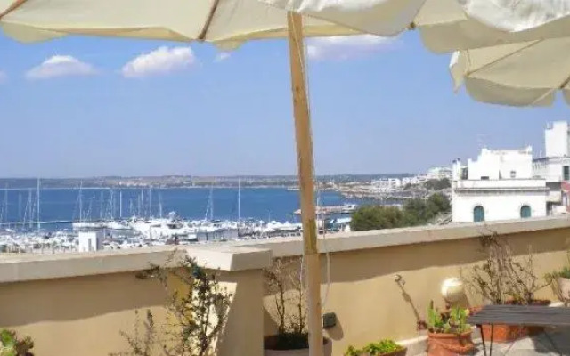 Palazzo Vergine I Due Mari