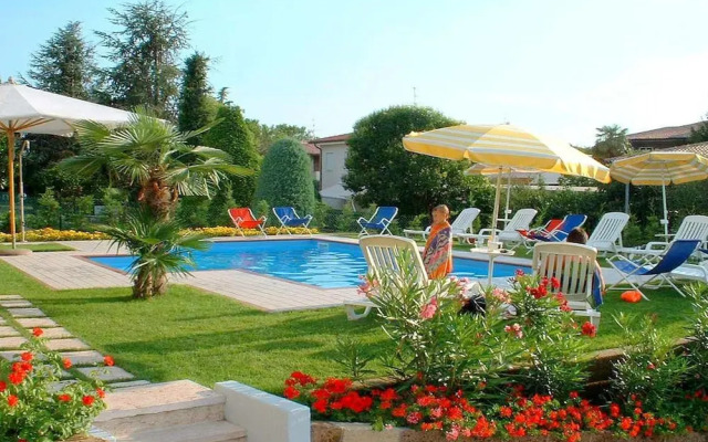Vacation Home With Shared Pool in Lazise