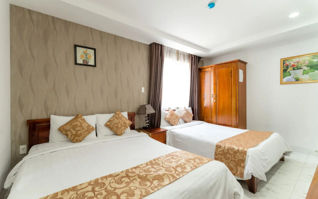 Rose Hotel