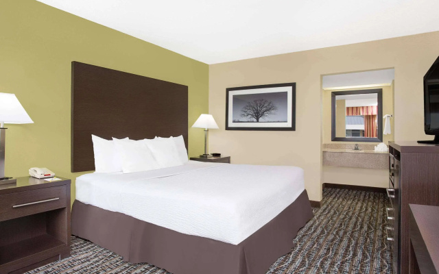 Days Inn - Asheville Mall