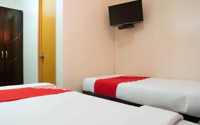 Monclaire Suites By OYO Rooms