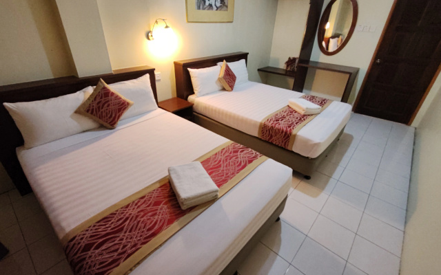 Virgo Batik Resort Teluk Batik Lumut – Guest Rooms – Lumut