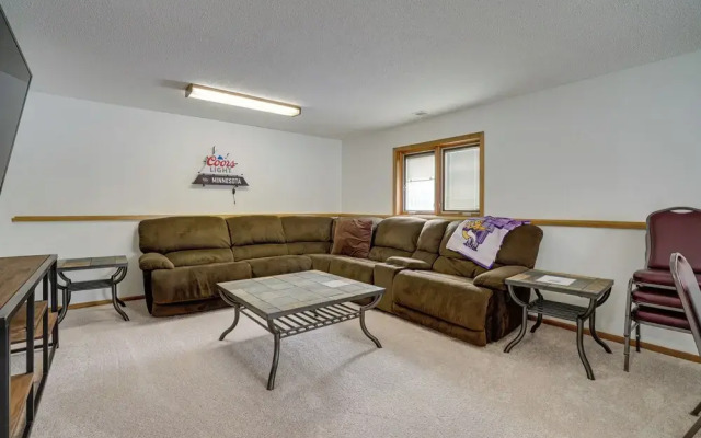 Sporty Blaine Home w/ Games ~ 2 Mi to Super Rink!