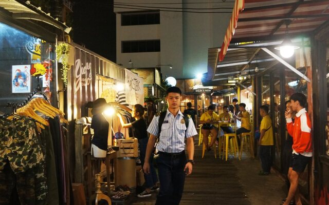 Wake Up Hostel Bangkok