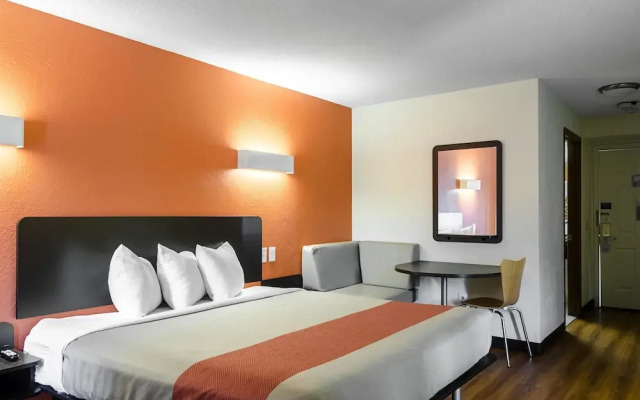 Motel 6 Westborough