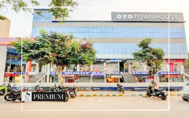 Oyo Townhouse 225 Ashiyana Mukut Bazar