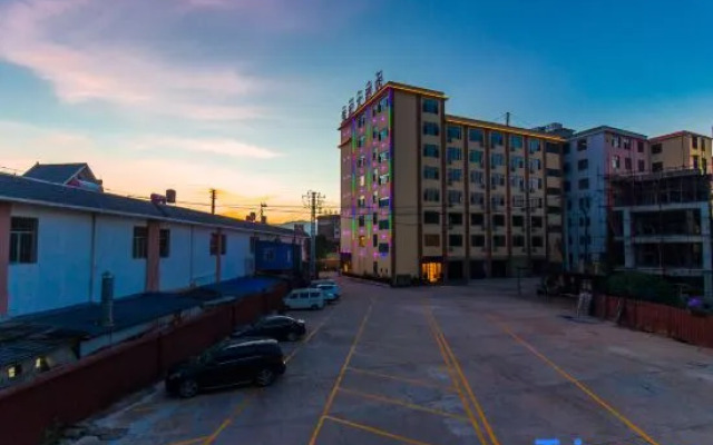 Xishuangbanna Jinghong Weihong Grand Hotel (Airport)