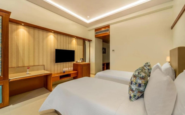 Shyama Sarovar Portico