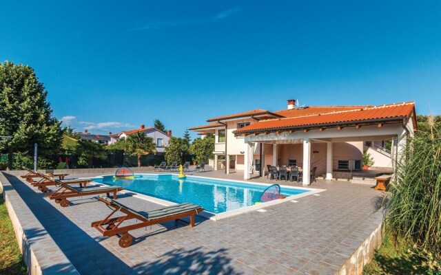 Stunning Home in Pula With Wifi and 4 Bedrooms