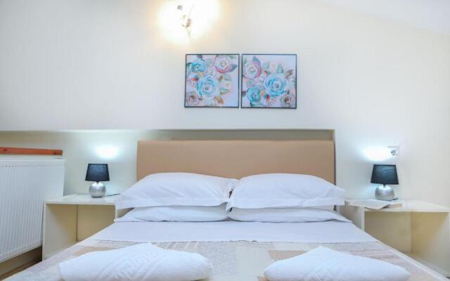 Tranquil Apartments by Corfuescapes