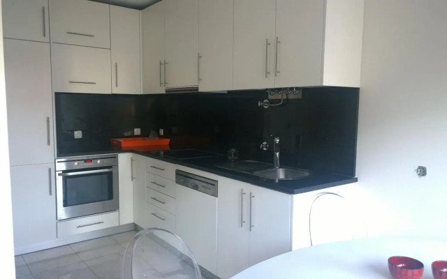 Marginal Luminous Beach Apartment