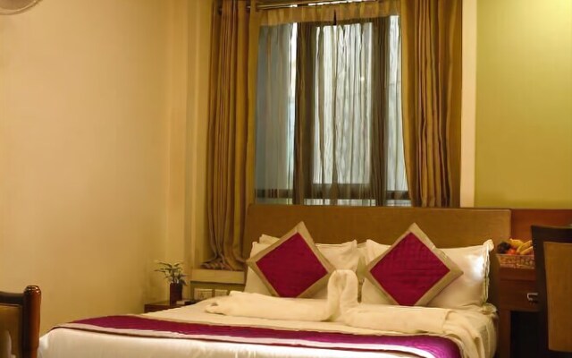 Glitz Inn