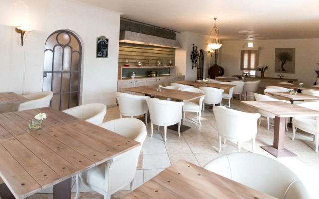 Porto Naxos Hotel