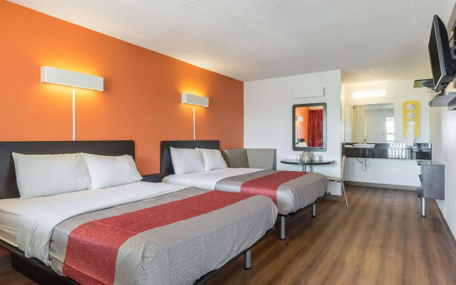 Motel 6 Indianapolis, IN – South