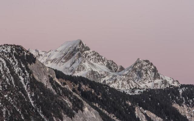 Les Monts Charvin