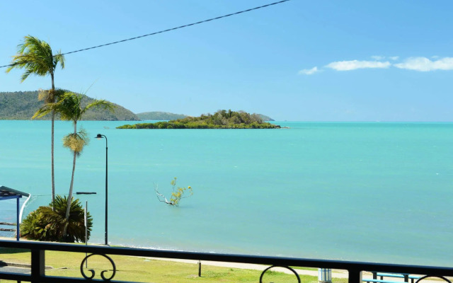 Whitsunday Waterfront Apartments