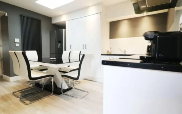 Luxury Property in Central Newbridge Wifi